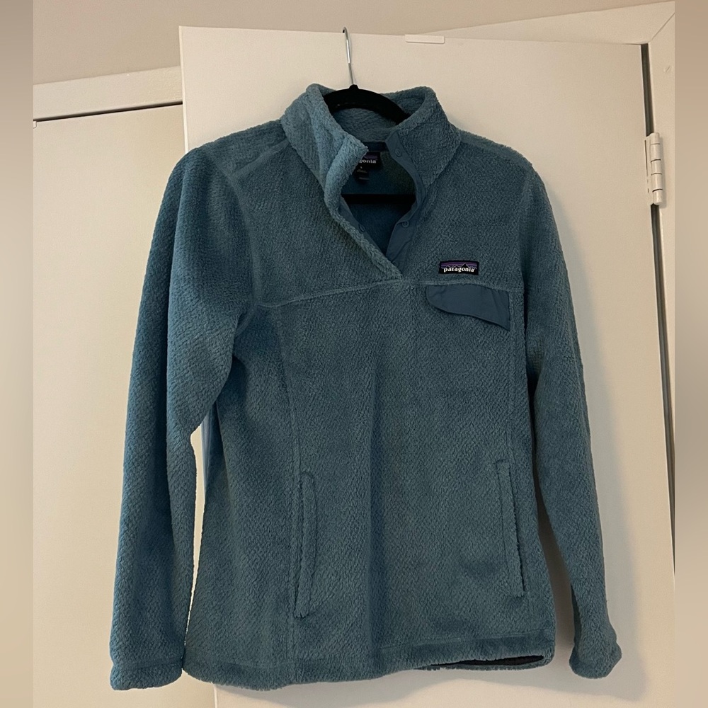 Women’s Blue Patagonia Fleece Size Small! Great condition